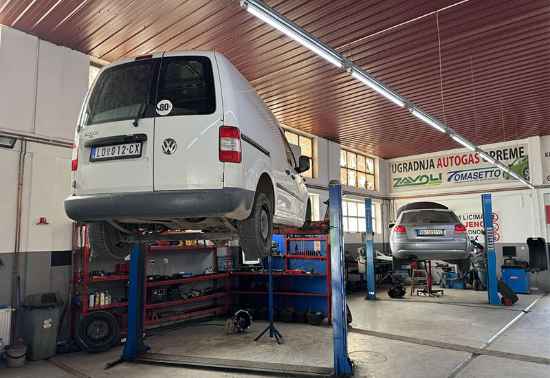 Auto servisne usluge